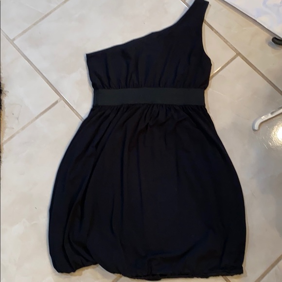 Dress - Picture 4 of 4